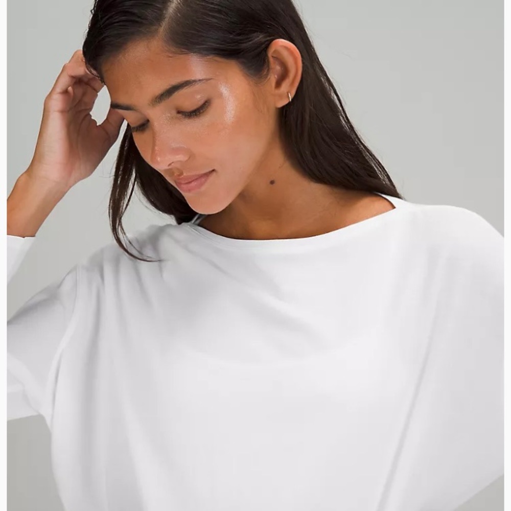 4 Lululemon Back in Action Long sleeve shirt + 1 athleta shirt